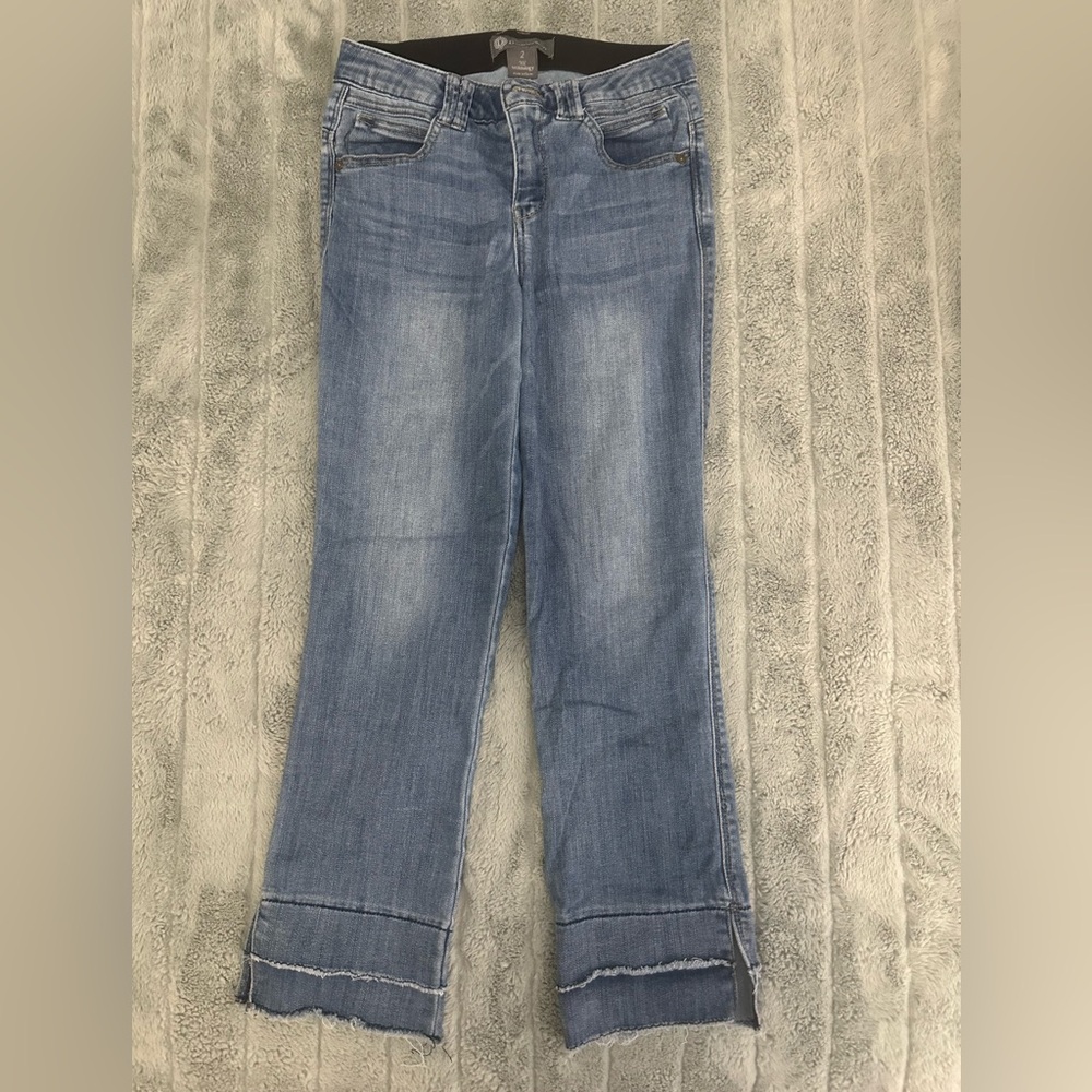 Democracy Cropped, Flare Jeans with Frayed Hem